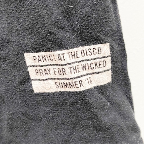 PANIC! AT THE DISCO 2018 Tee PRAY FOR THE WICKED - Picture 4 of 6
